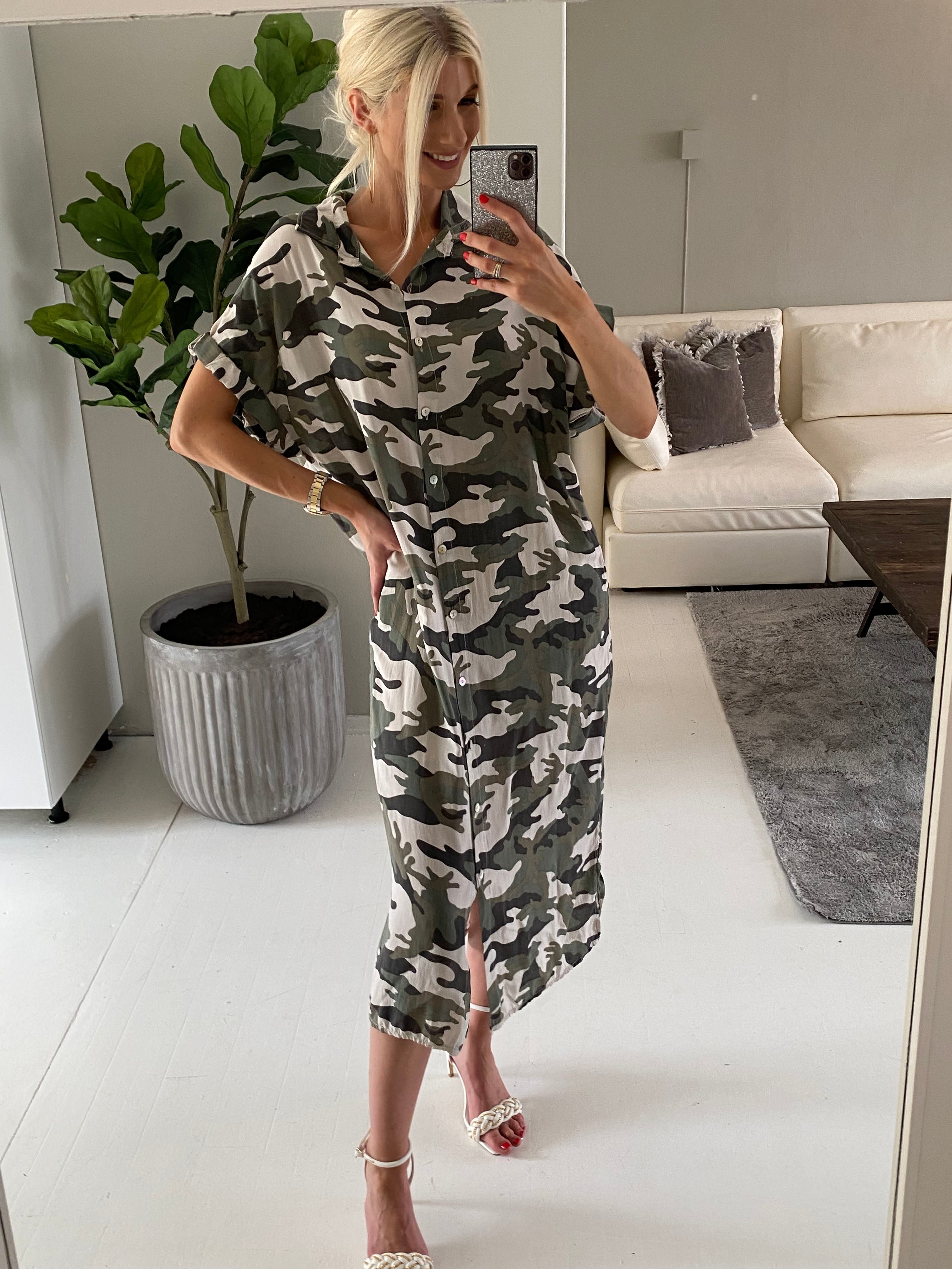 Kammy - Lang skjortekjole i camouflageprint